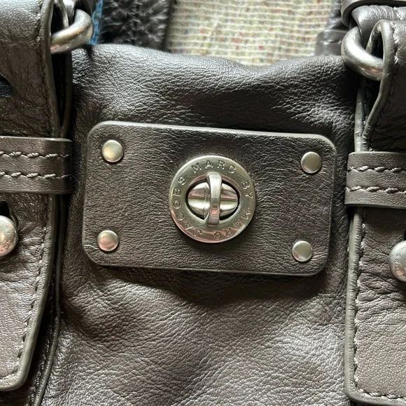 Y2K Marc Jacobs Brown Leather Shoulder Bag Elegant Design Y2K Marc Jacobs Brown Leather Shoulder Bag Elegant Design